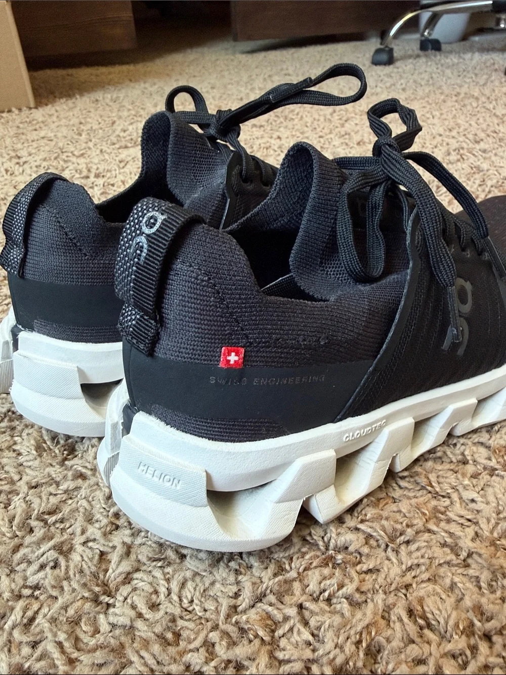 On Running breathable knit